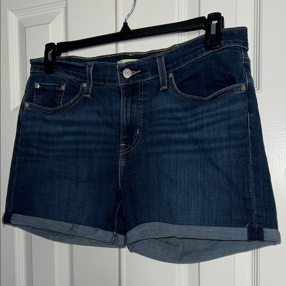 Size 31 Levi’s Mid Length Shorts